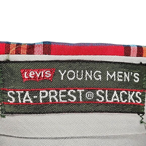 1970s Levi's Sta-Prest Shorts Size 35 X 9 Red Plaid Chino Golf Casual Vintage - Picture 5 of 11